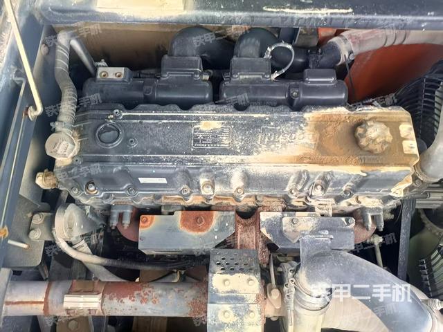 发动机整体俯视(整机外观) 发动机整体俯视(整机外观)