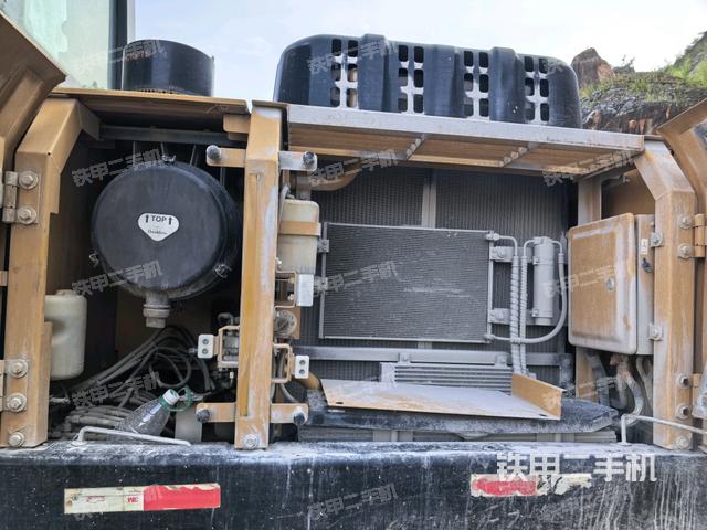 散热器正面(大件舱室) 散热器正面(大件舱室)