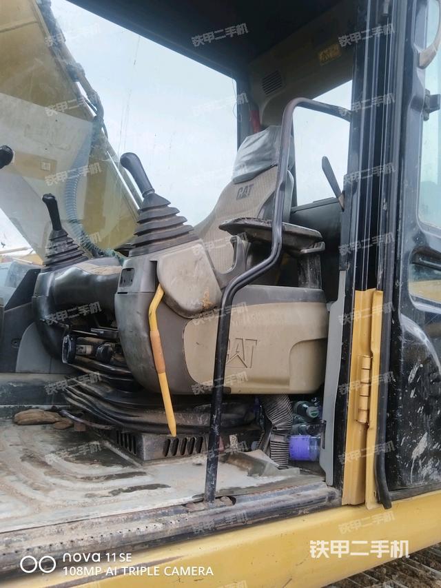 顶棚整体(驾驶室部分) 顶棚整体(驾驶室部分)