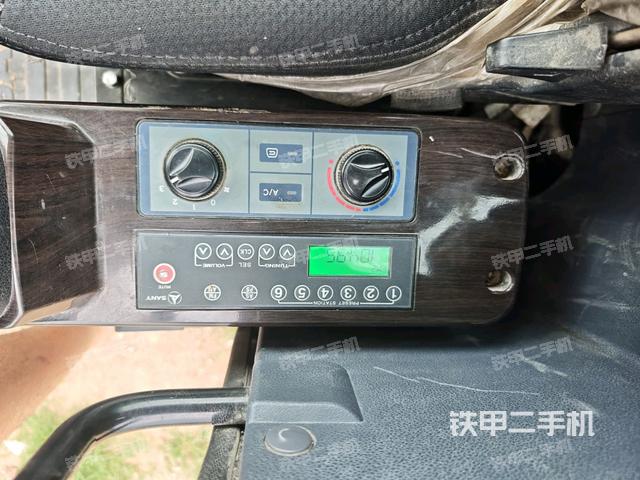 頂棚整體（駕駛室部分）