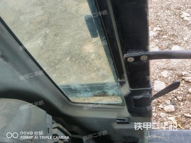 座椅后部(驾驶室部分) 座椅后部(驾驶室部分)