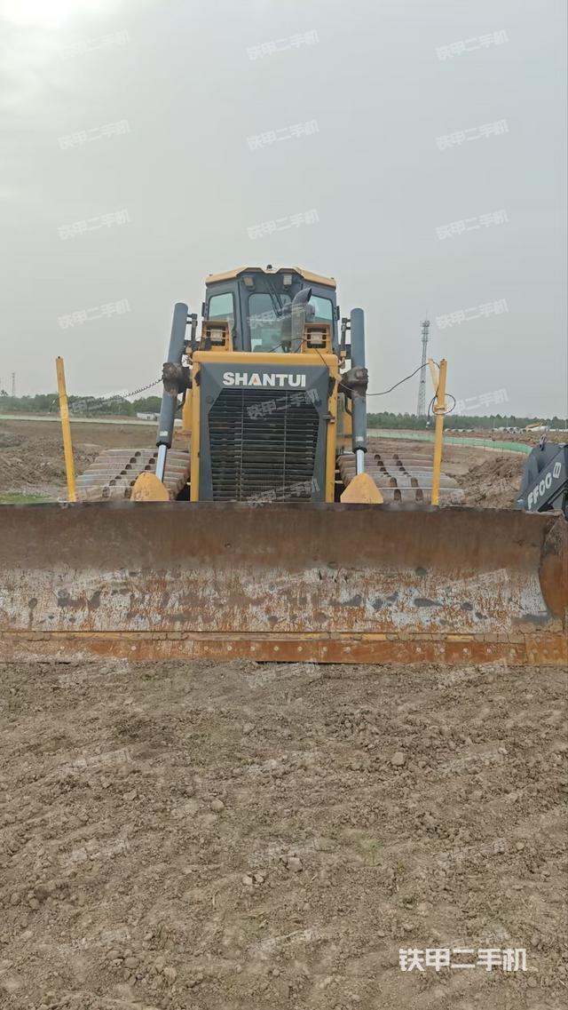 整機右側(cè)(設(shè)備外觀及核心部件) 整機右側(cè)(設(shè)備外觀及核心部件)