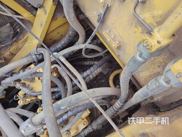 中央回转接头特写（上车部件）