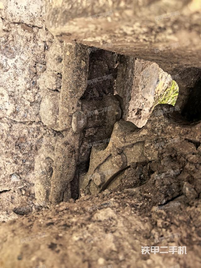 左托鏈輪和鏈筋(行走機(jī)構(gòu)) 左托鏈輪和鏈筋(行走機(jī)構(gòu))