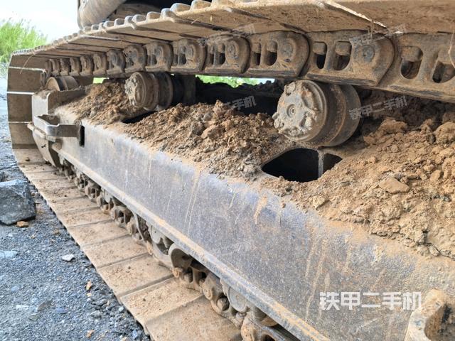 右側(cè)行走馬達蓋板(行走機構(gòu)) 右側(cè)行走馬達蓋板(行走機構(gòu))