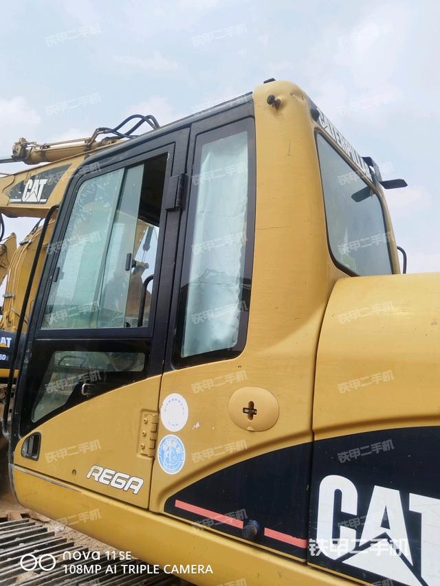 驾驶室左后45度(驾驶室部分) 驾驶室左后45度(驾驶室部分)