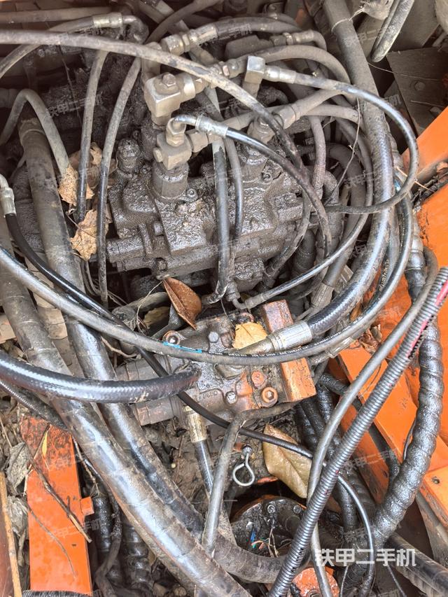 回轉(zhuǎn)馬達(dá)(上車(chē)部件) 回轉(zhuǎn)馬達(dá)(上車(chē)部件)