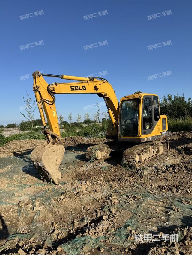 山東臨工E685F挖掘機(jī)