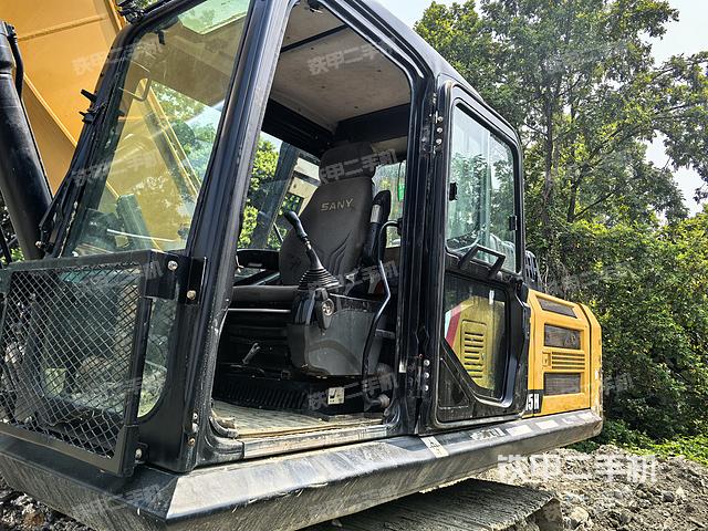 驾驶室整体(整机外观) 驾驶室整体(整机外观)