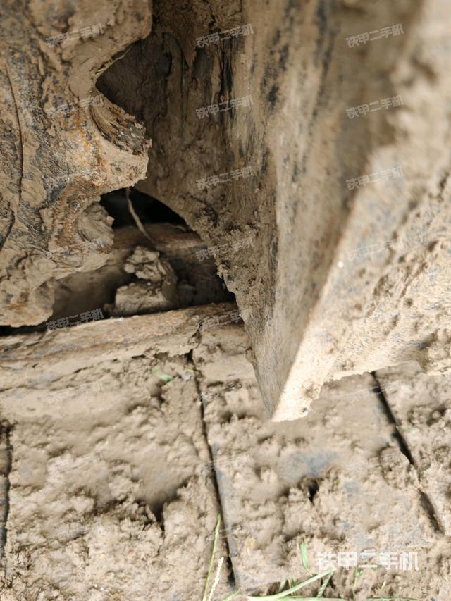 右側(cè)履帶整體?（行走機構(gòu)）