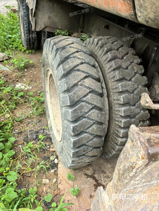 右側(cè)履帶整體(行走機(jī)構(gòu)) 右側(cè)履帶整體(行走機(jī)構(gòu))