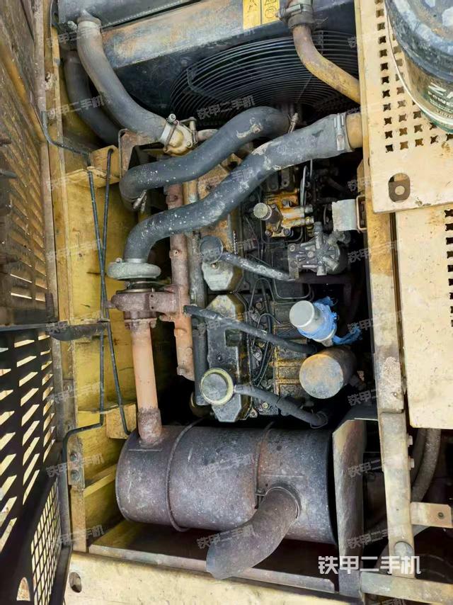 发动机整体俯视(整机外观) 发动机整体俯视(整机外观)