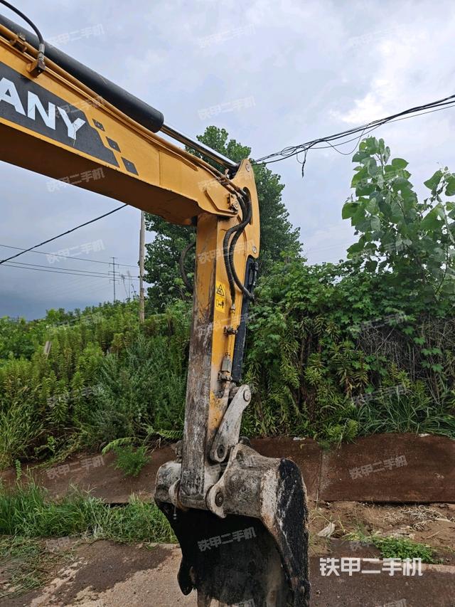 鏟斗右后整體（工作和回轉(zhuǎn)裝置）