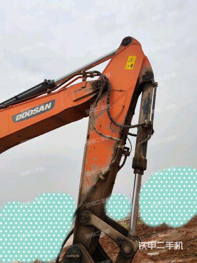 小臂整体右前（工作和回转装置）