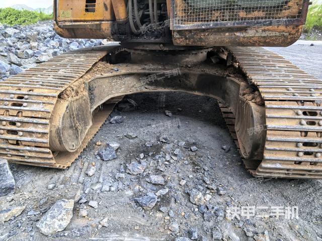 大臂根部?斜視(工作和回轉(zhuǎn)裝置) 大臂根部?斜視(工作和回轉(zhuǎn)裝置)