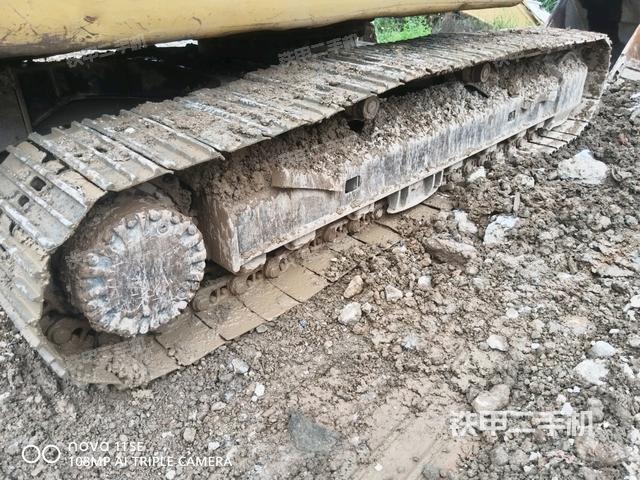 右侧履带整体(行走机构) 右侧履带整体(行走机构)