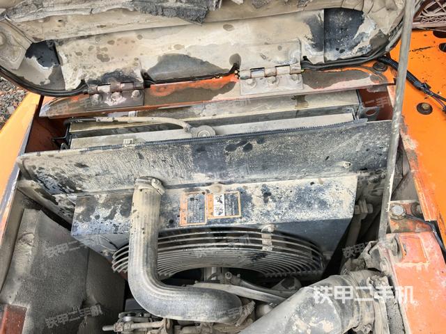 水箱+風(fēng)扇特寫(xiě)(上車(chē)部件) 水箱+風(fēng)扇特寫(xiě)(上車(chē)部件)