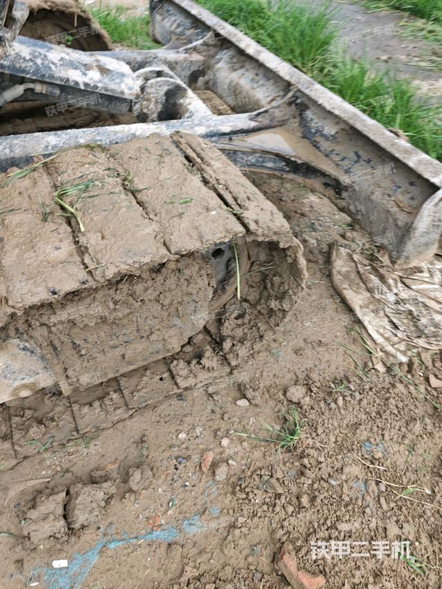 左側(cè)行走馬達蓋板（行走機構(gòu)）