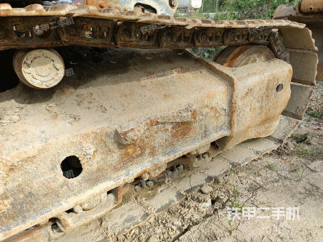 右側(cè)行走馬達蓋板(行走機構(gòu)) 右側(cè)行走馬達蓋板(行走機構(gòu))