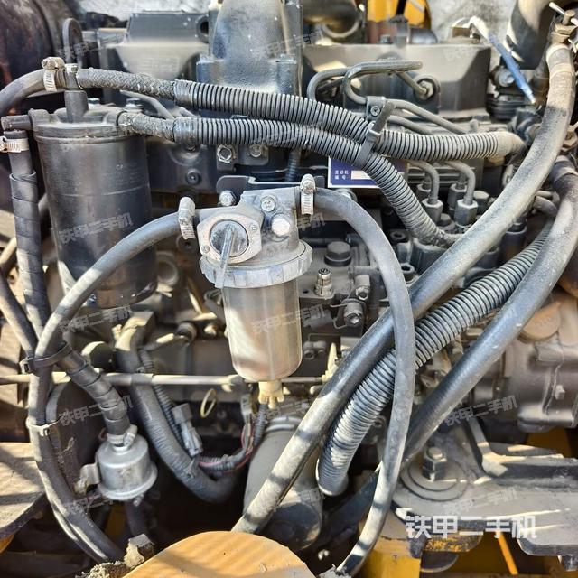 發(fā)動機整體俯視(整機外觀) 發(fā)動機整體俯視(整機外觀)