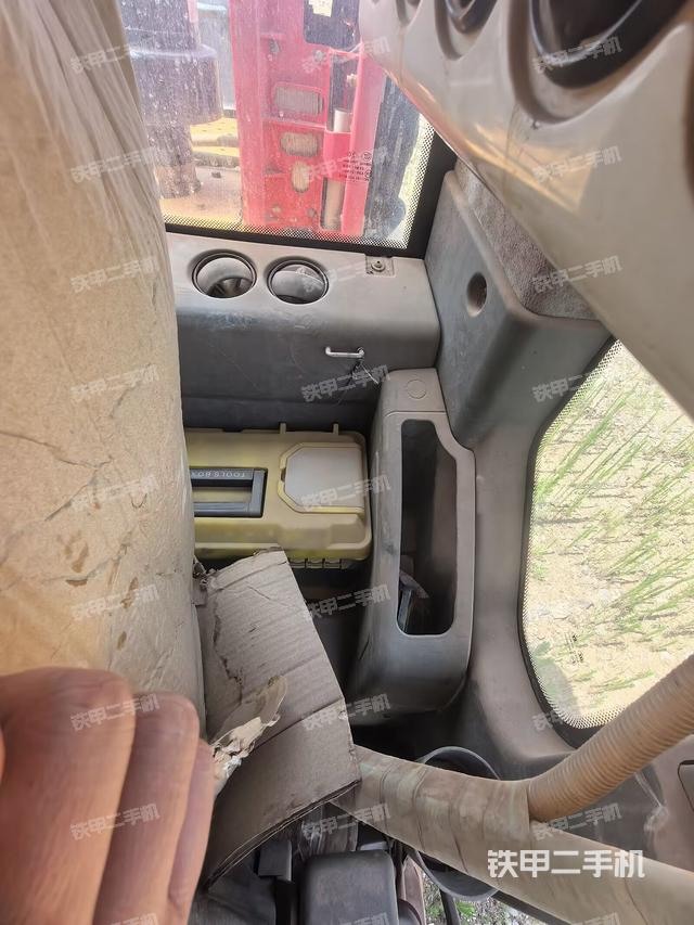 座椅后部（驾驶室部分）