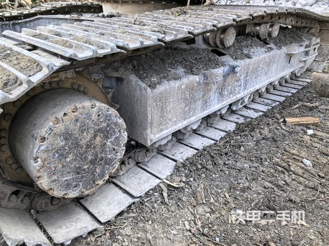 左侧履带整体 (行走机构) 左侧履带整体 (行走机构)