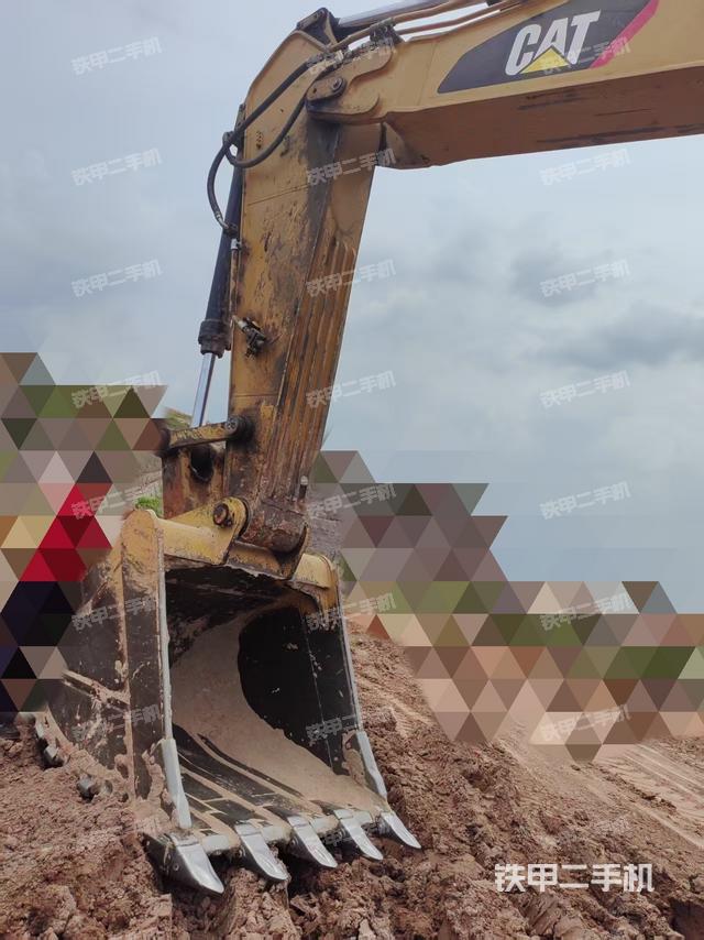 小臂整体左后（工作和回转装置）