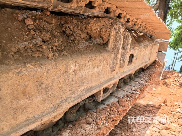 右驱动轮（行走机构）