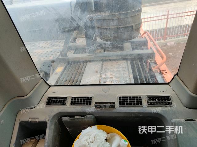 座椅后部（驾驶室部分）