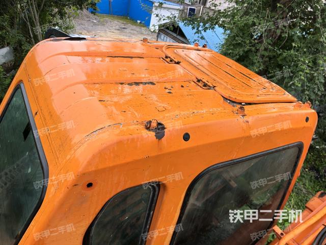 駕駛室頂部俯視(上車(chē)部件) 駕駛室頂部俯視(上車(chē)部件)