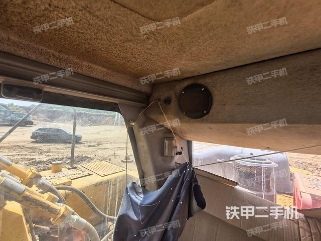 后窗玻璃角标（驾驶室部分）