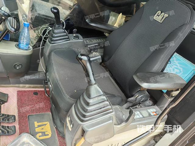 座椅后部（驾驶室部分）