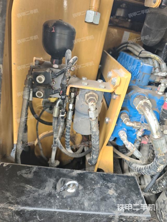 電瓶（大件艙室）