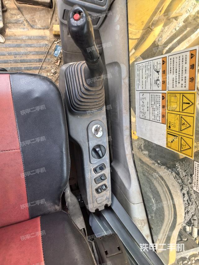 座椅左側(cè)控制臺(tái)/音響/含左手柄(駕駛室部分) 座椅左側(cè)控制臺(tái)/音響/含左手柄(駕駛室部分)