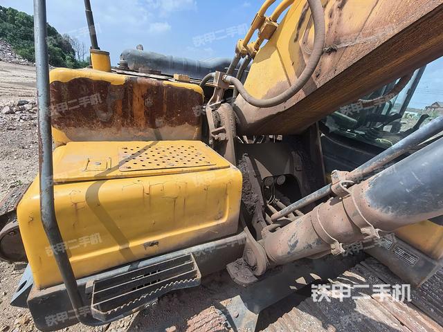 大臂根部 斜视（工作和回转装置）