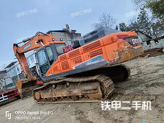 斗山DX420LC-9C挖掘機(jī)
