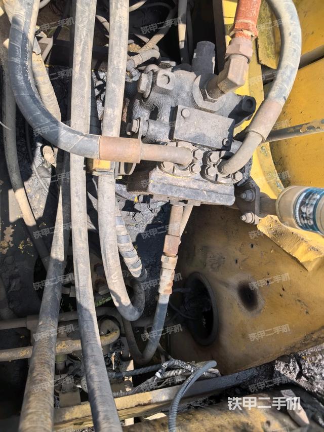 回轉(zhuǎn)馬達(dá)(上車(chē)部件) 回轉(zhuǎn)馬達(dá)(上車(chē)部件)