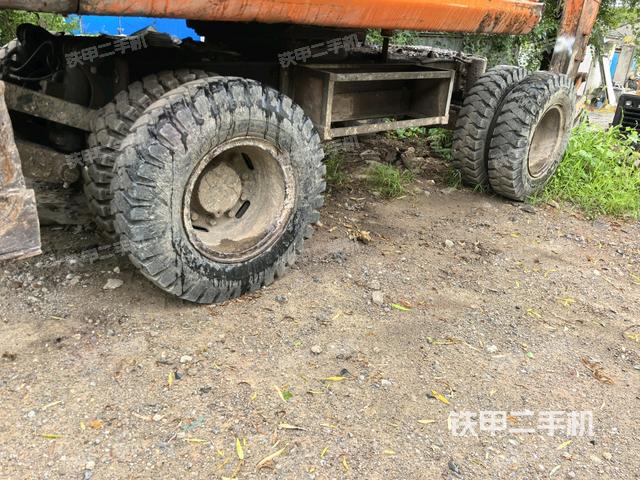 左側(cè)履帶整體?(行走機(jī)構(gòu)) 左側(cè)履帶整體?(行走機(jī)構(gòu))