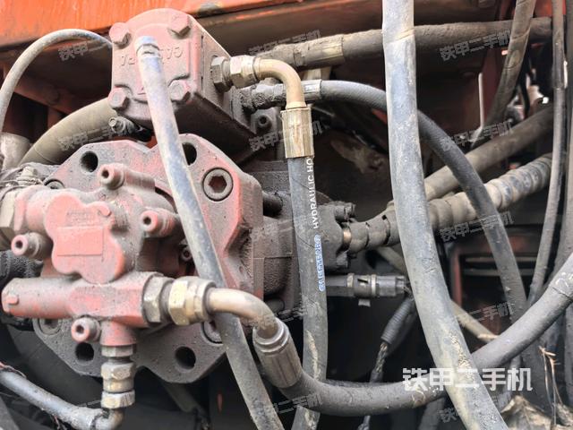 液壓泵斜45?左(大件艙室) 液壓泵斜45?左(大件艙室)