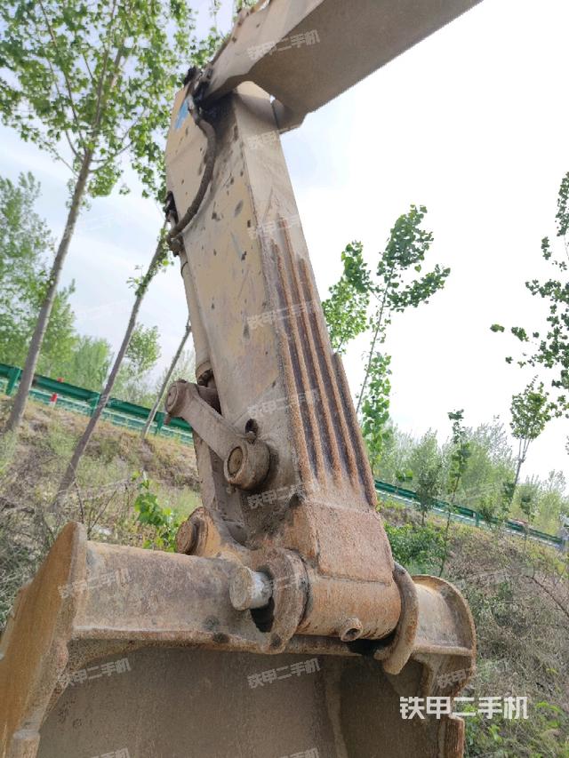 小臂整體左后(工作和回轉(zhuǎn)裝置) 小臂整體左后(工作和回轉(zhuǎn)裝置)