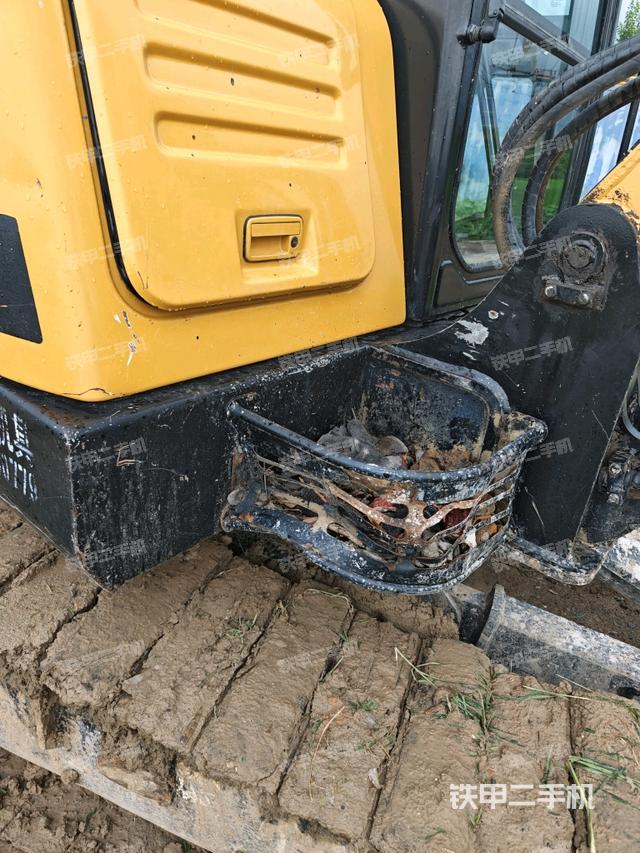 大臂根部?斜（工作和回轉(zhuǎn)裝置）