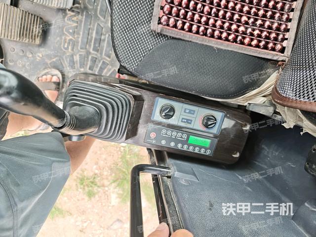 ?駕駛室正側(cè)（駕駛室部分）