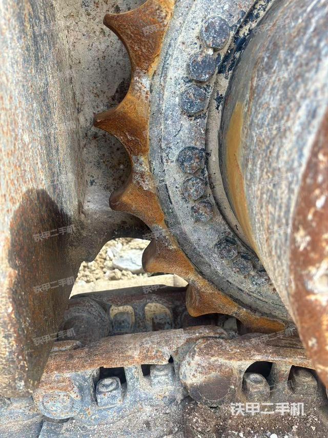 左侧履带整体 (行走机构) 左侧履带整体 (行走机构)