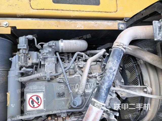 气门室盖螺丝特写(上车部件) 气门室盖螺丝特写(上车部件)