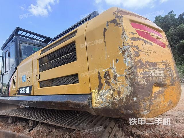 散熱器正面(大件艙室) 散熱器正面(大件艙室)