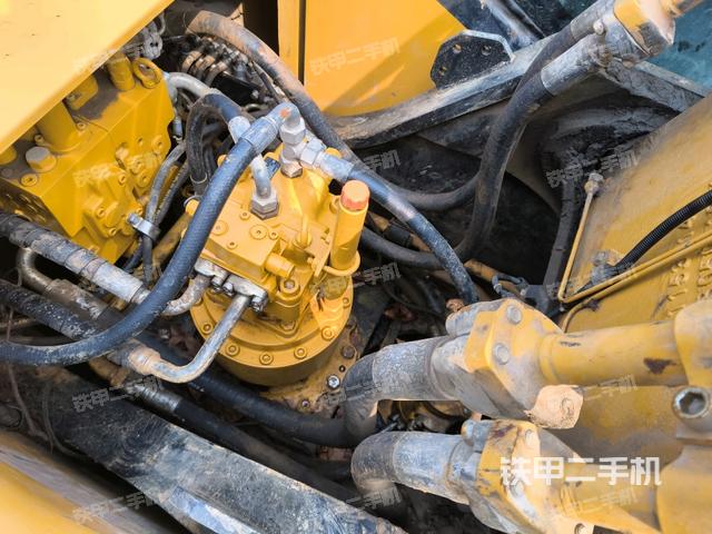 气门室盖螺丝特写(上车部件) 气门室盖螺丝特写(上车部件)