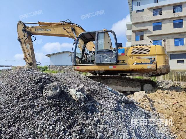 驾驶室整体（整机外观）