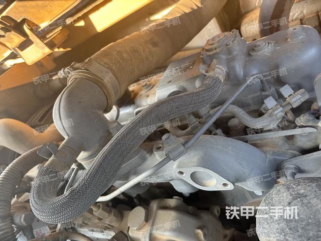 发动机室(上车部件) 发动机室(上车部件)