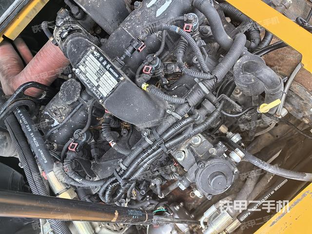 发动机室（上车部件）