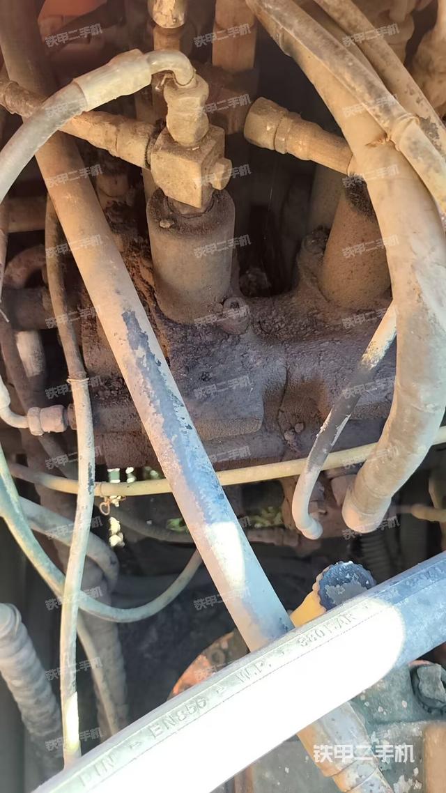 气门室盖螺丝特写（上车部件）